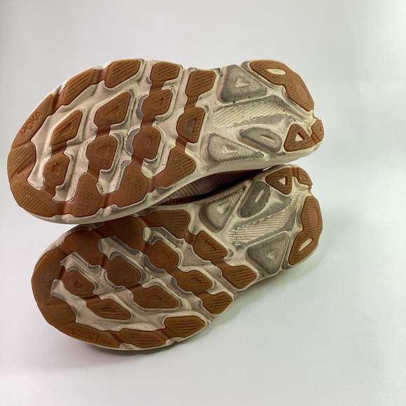 HOKA ONE ONE Clifton 9 Womens Shoes Size 9.5 Color: Sandstone/Cream main image 7